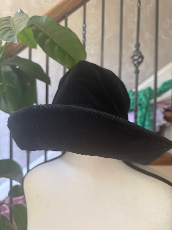 Patricia Underwood Accessories - PATRICIA UNDERWOOD New York ladies felt black hat, excellent condition